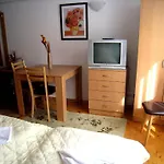 Four Leaf Clover To Rent 반스코