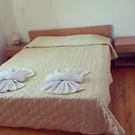 Four Leaf Clover To Rent 3* 반스코