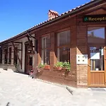 Апартхотел Four Leaf Clover To Rent
