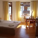 Four Leaf Clover To Rent