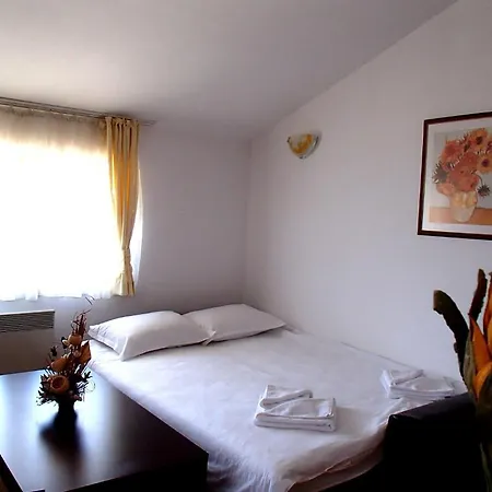 Four Leaf Clover To Rent Apartmanhotel 3*