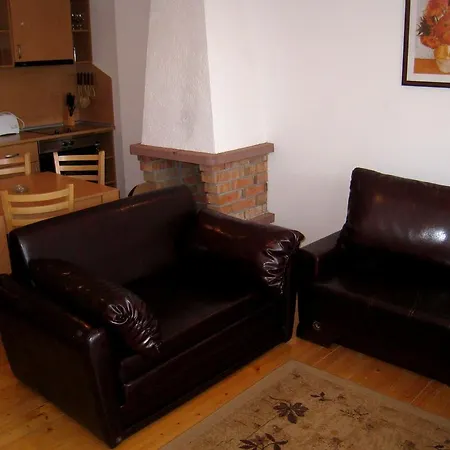 Four Leaf Clover To Rent 아파트호텔 반스코