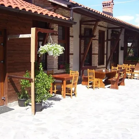 Four Leaf Clover To Rent