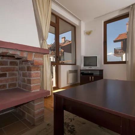 Four Leaf Clover To Rent 3*