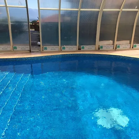 Four Leaf Clover To Rent 3*