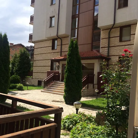 Four Leaf Clover To Rent בנסקו