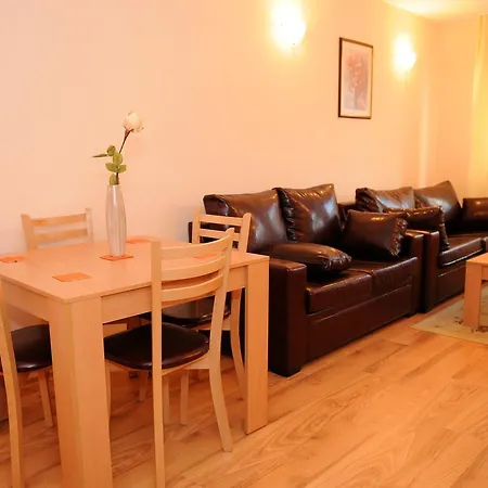 Four Leaf Clover To Rent 3*