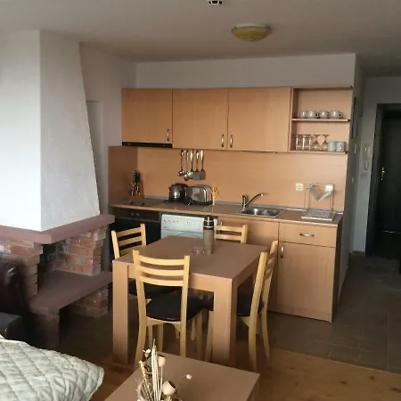 Four Leaf Clover To Rent