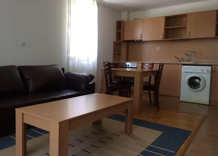 Four Leaf Clover To Rent