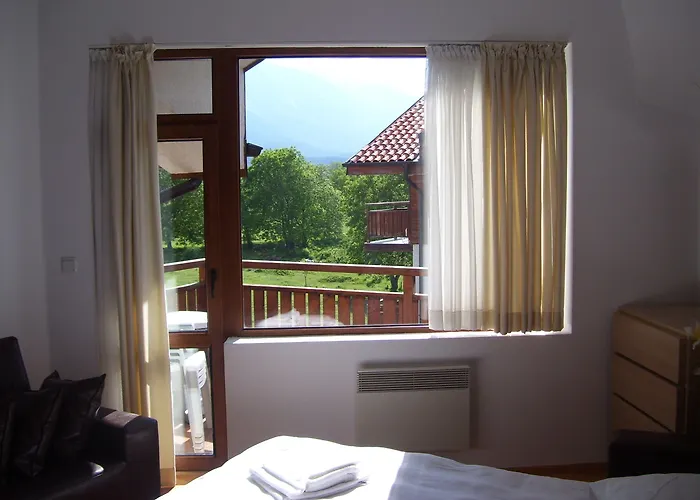 Four Leaf Clover To Rent