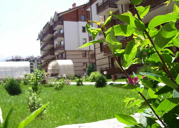 Four Leaf Clover To Rent 3*